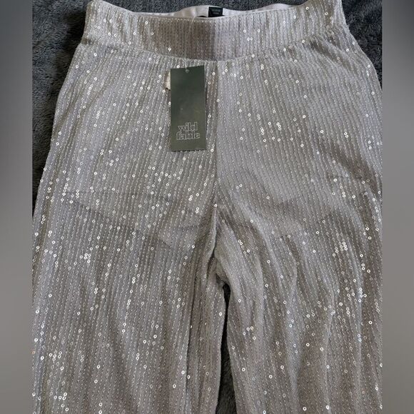 Nwt women’s XXS light gray sequin pants mid rise and flair bottom - Picture 3 of 4